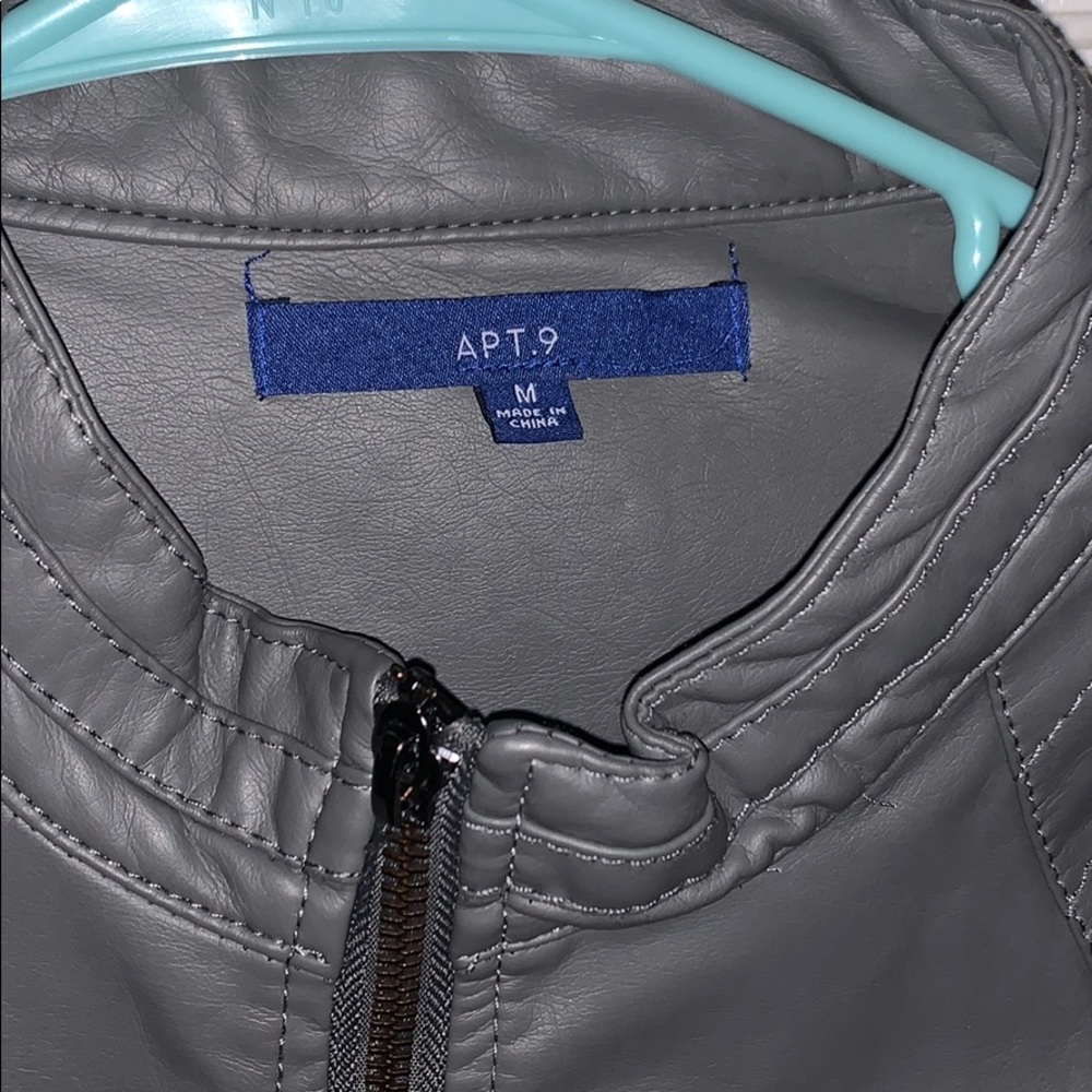 Jacket - Picture 3 of 5